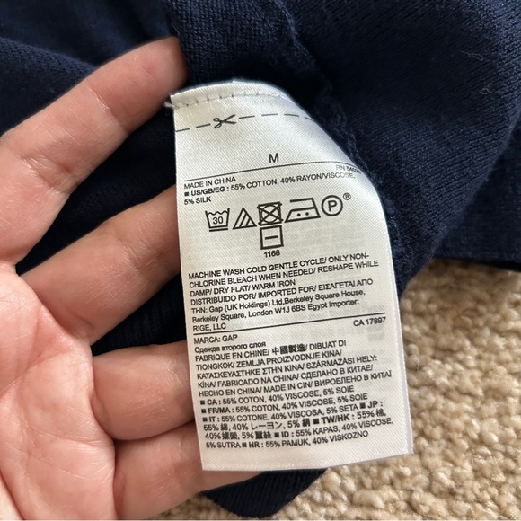 Women’s Navy Blue GAP Dolman style Cardigan size M with tags - Picture 6 of 9